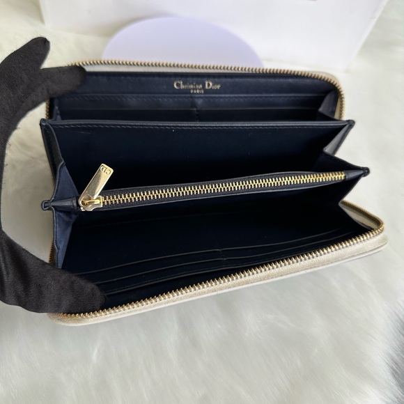 Stunning Wallet - Picture 5 of 12